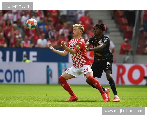 美因茨3-1沃尔夫斯堡：阿米里定位球制胜，保级希望重燃